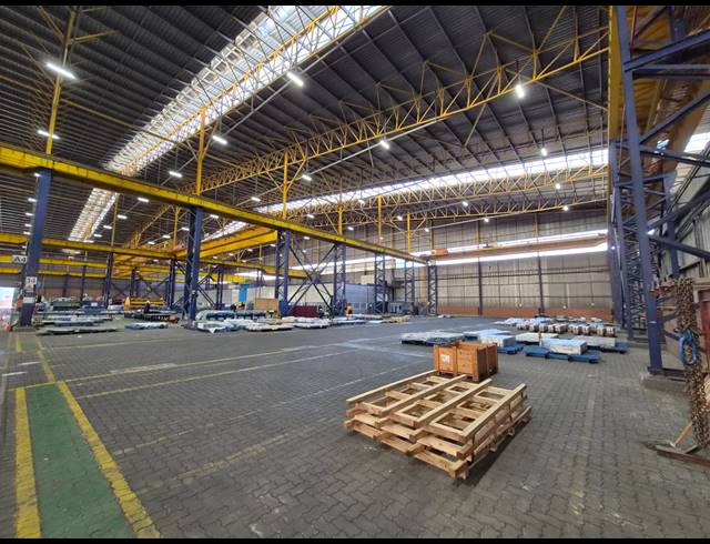 3,240M² FACTORY TO LET IN ROODEKOP